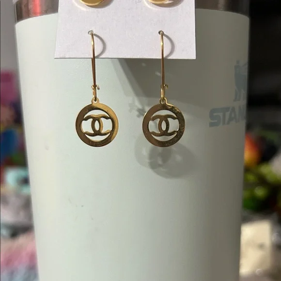 Gold Earrings - Picture 2 of 4
